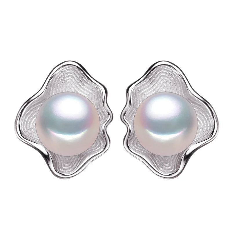 Pearl Earring with Shell White