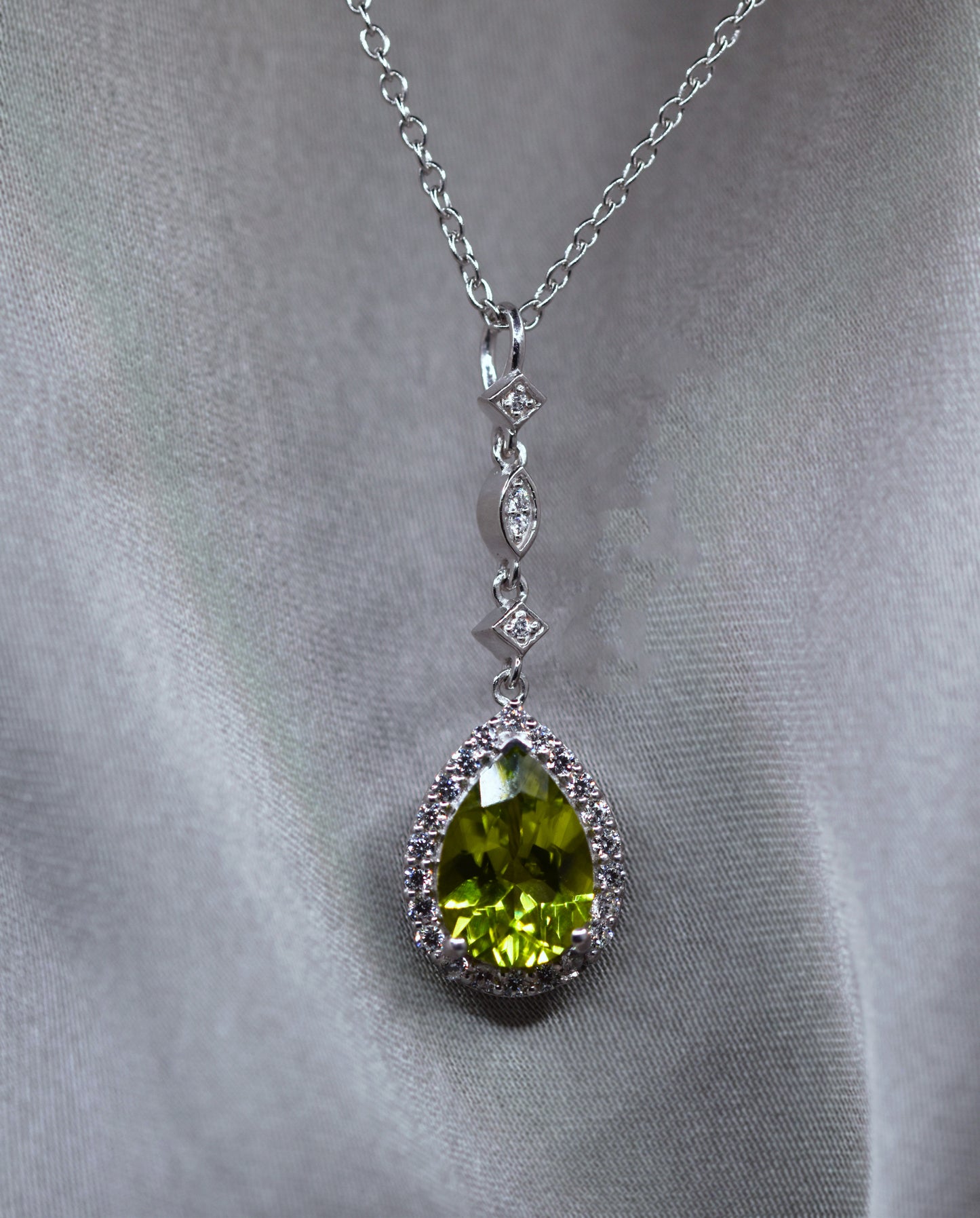 Natural oval Peridot Necklace