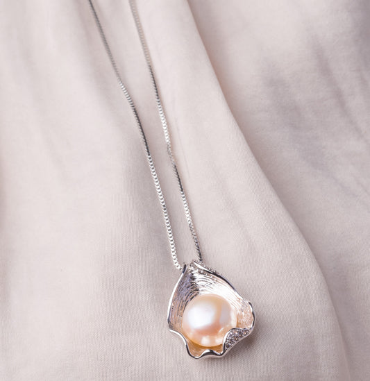 Real Pink Pearl Necklace with Shell