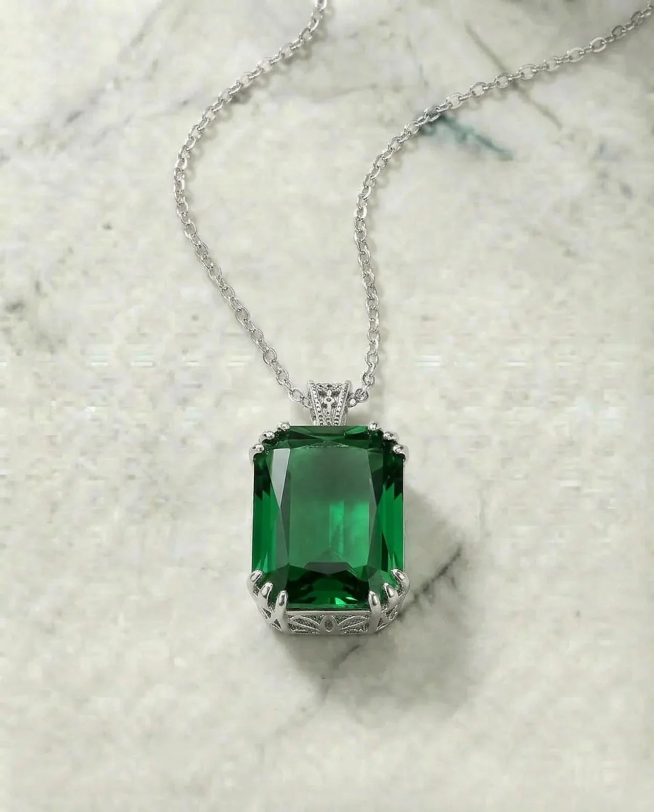 Made Emerald pendant Necklace