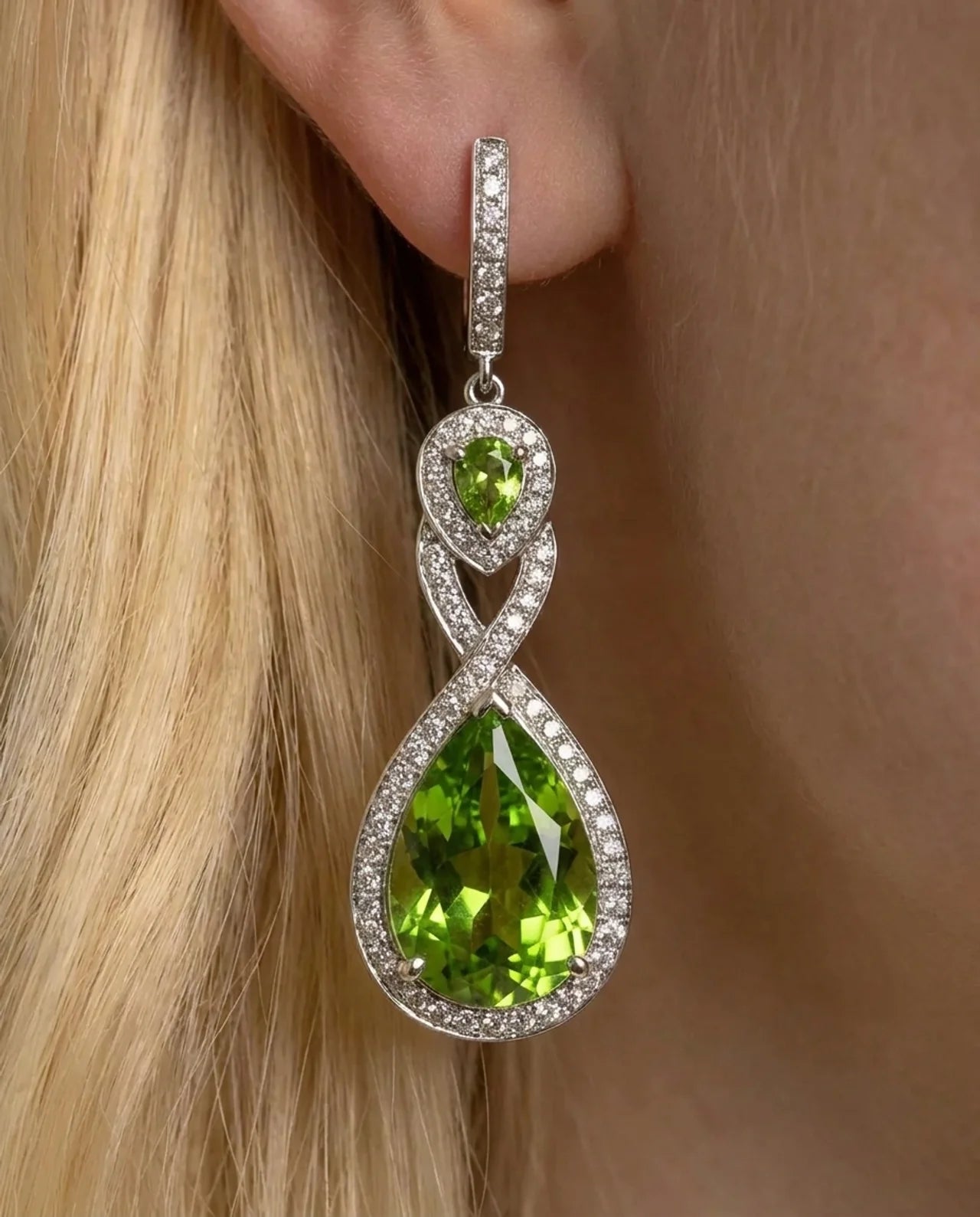 Lange Ohrringe aus natürlichem Peridot