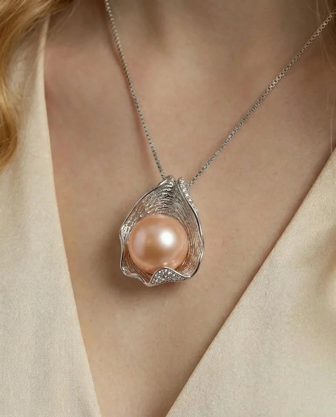 Real Pink Pearl Necklace with Shell