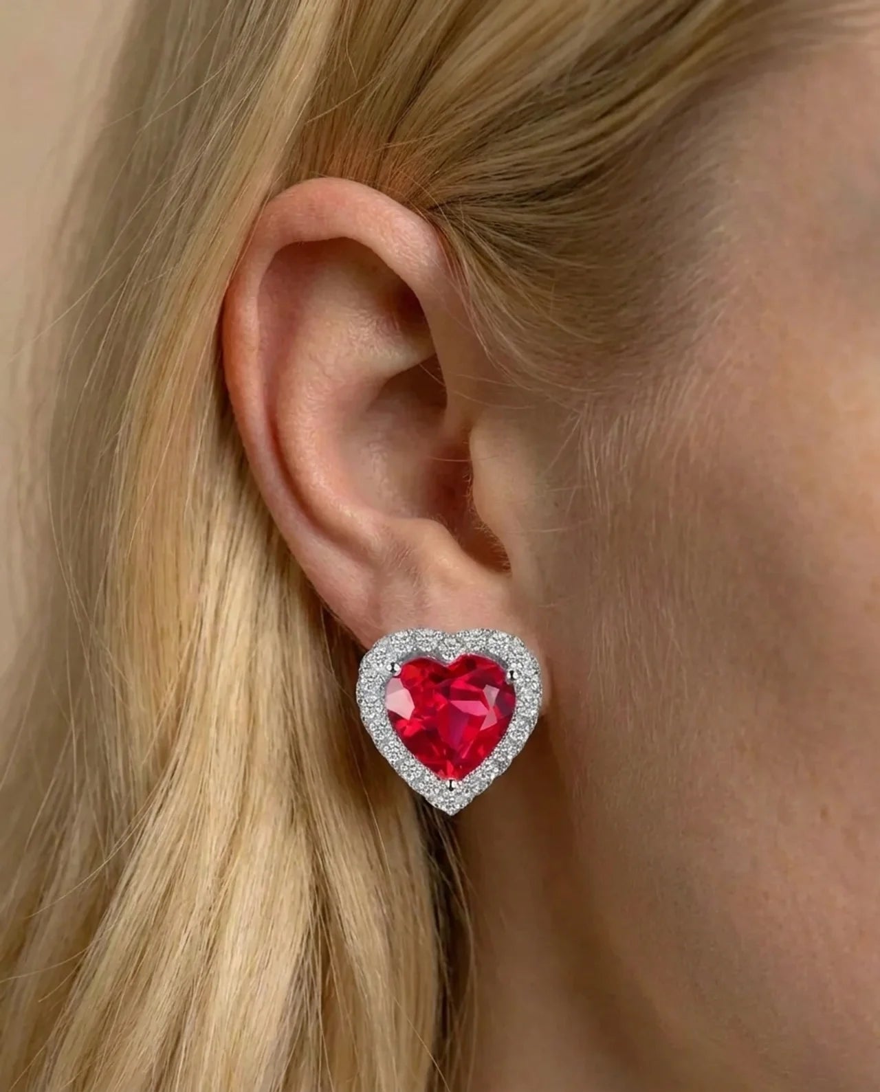 Ruby Heart Stud -korvakorut