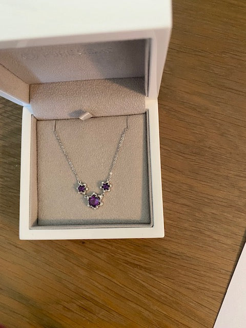 Amethyst-Coloured Three-Flower Necklace in 925 Sterling Silver