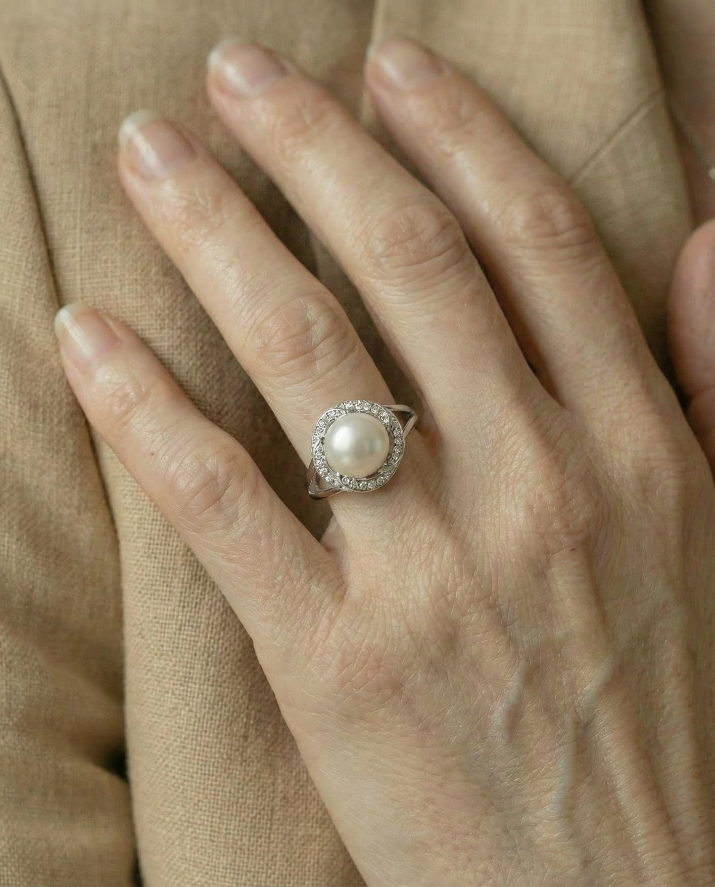 Anillo de perla blanca marfil auténtica