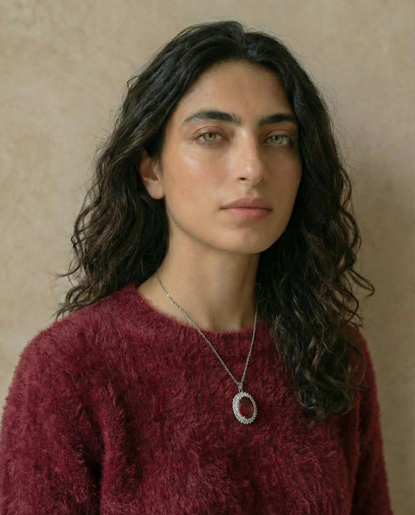 Collar de diamantes de granate real de gran tamaño