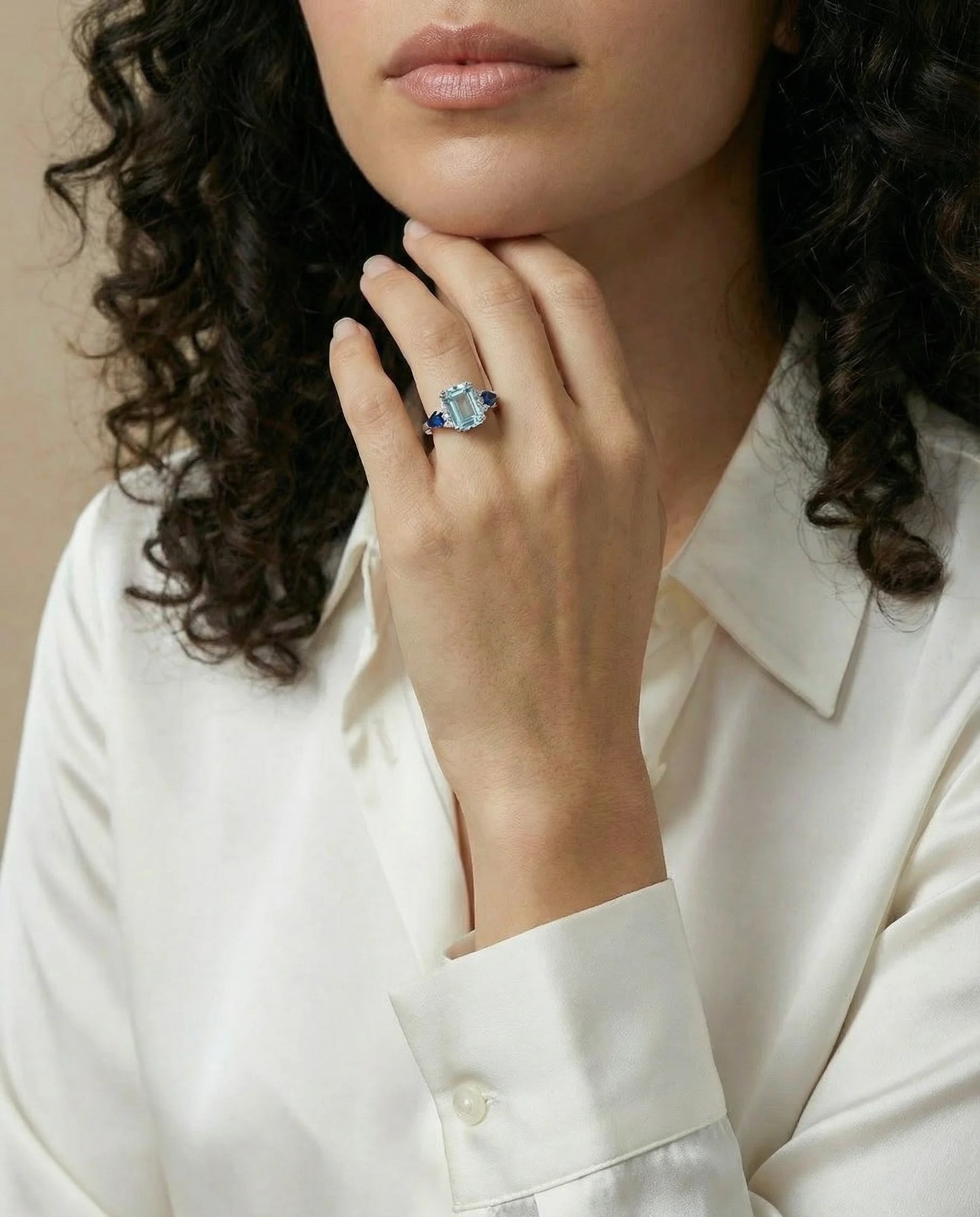 Anillo de topacio y zafiro auténticos