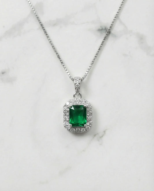 Elegant made Emerald Necklace