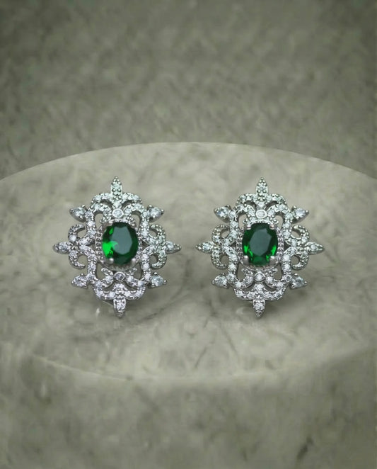 Elegant made Emerald earrings