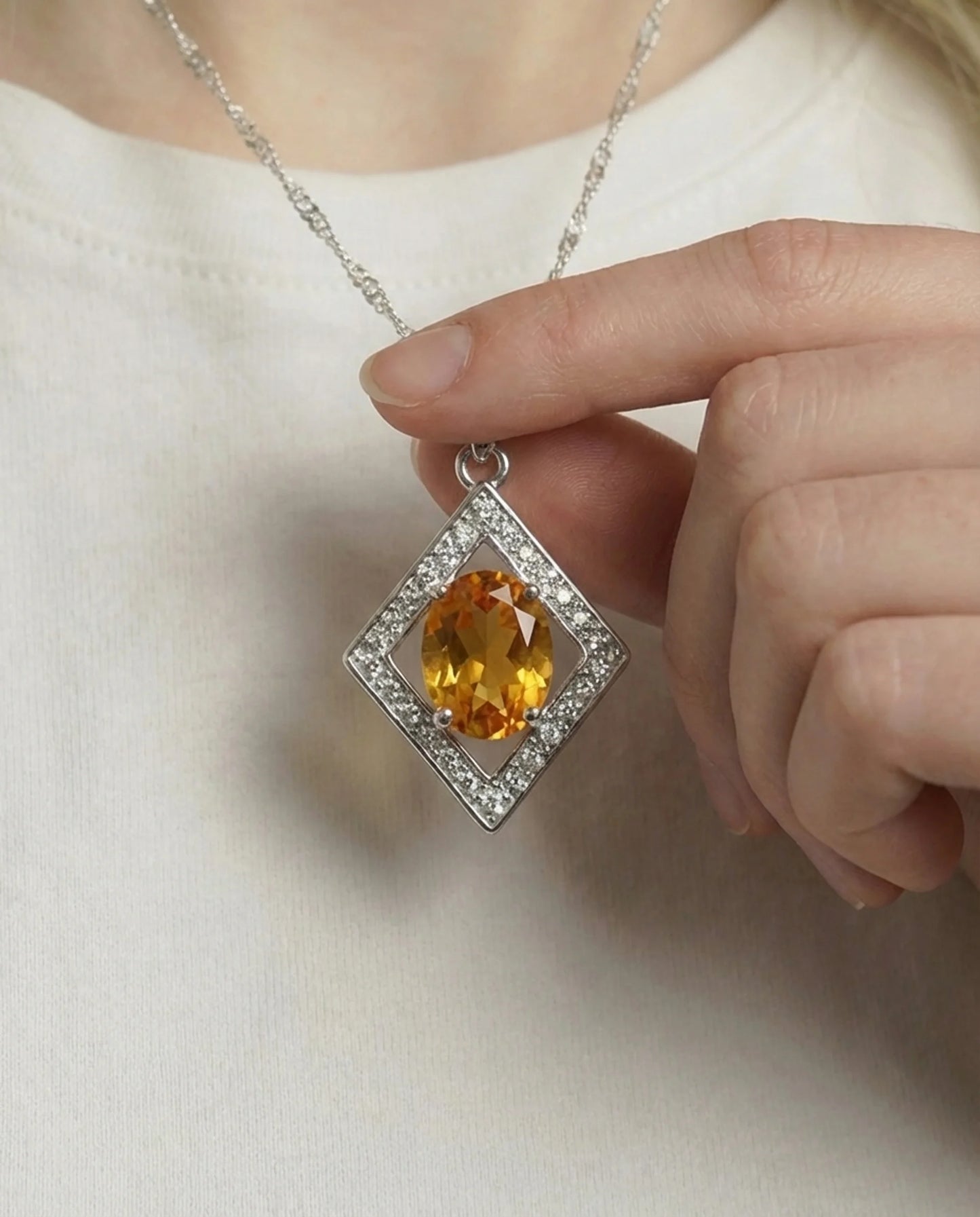 Rhombus halskjede av naturlig citrin