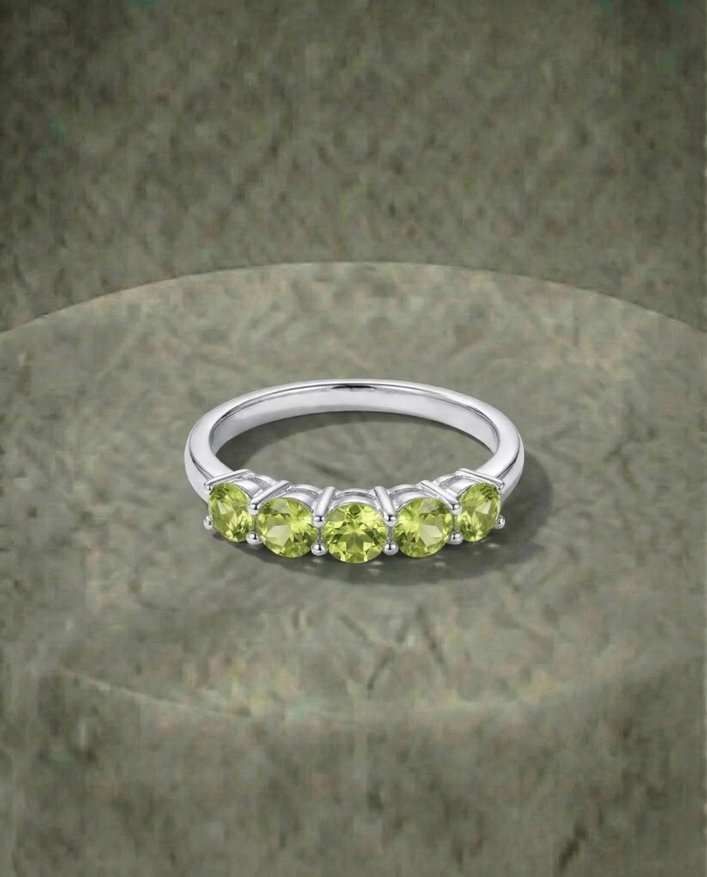 Naturlig Peridot Eternity Ring