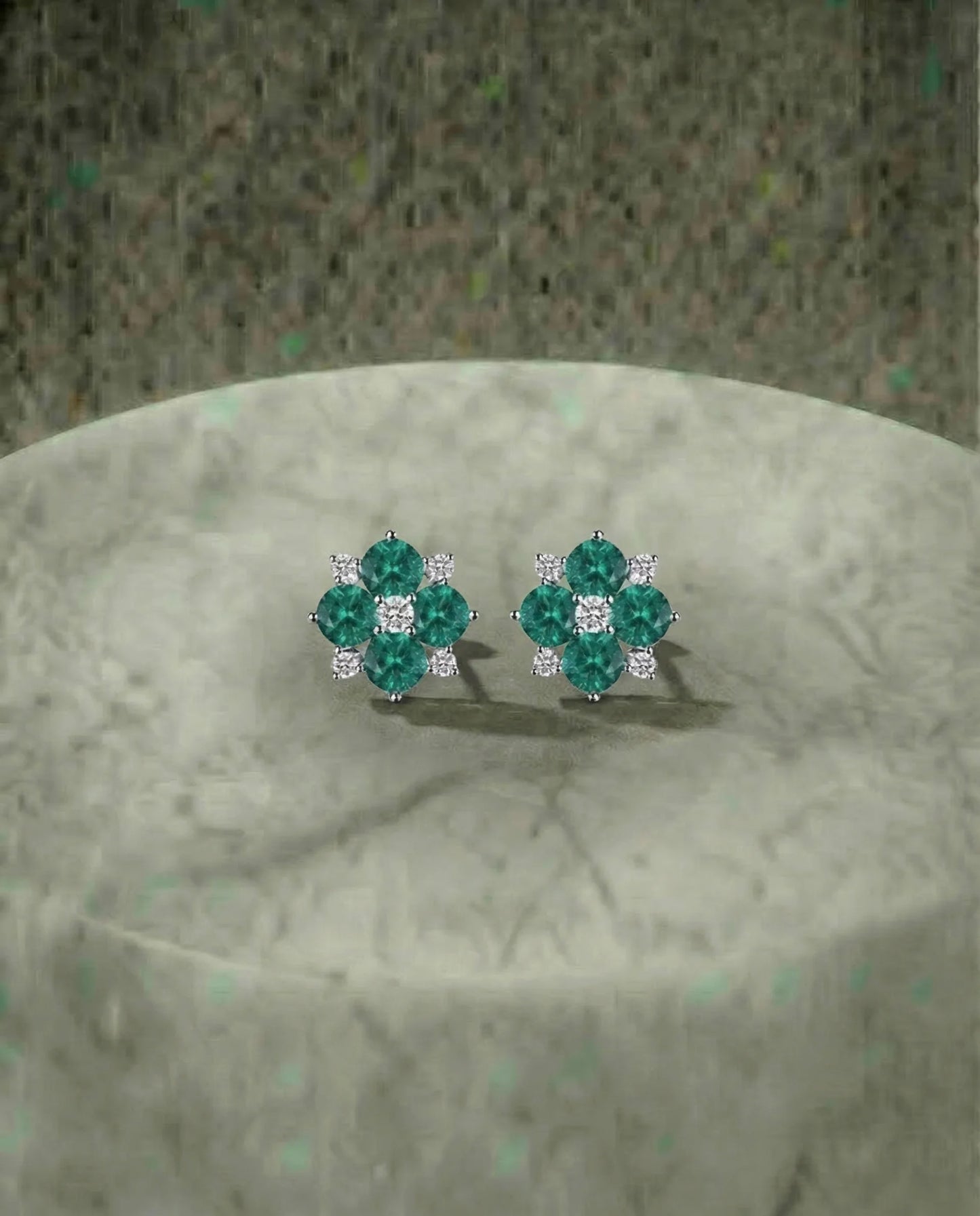 Made Emerald Flower Earring