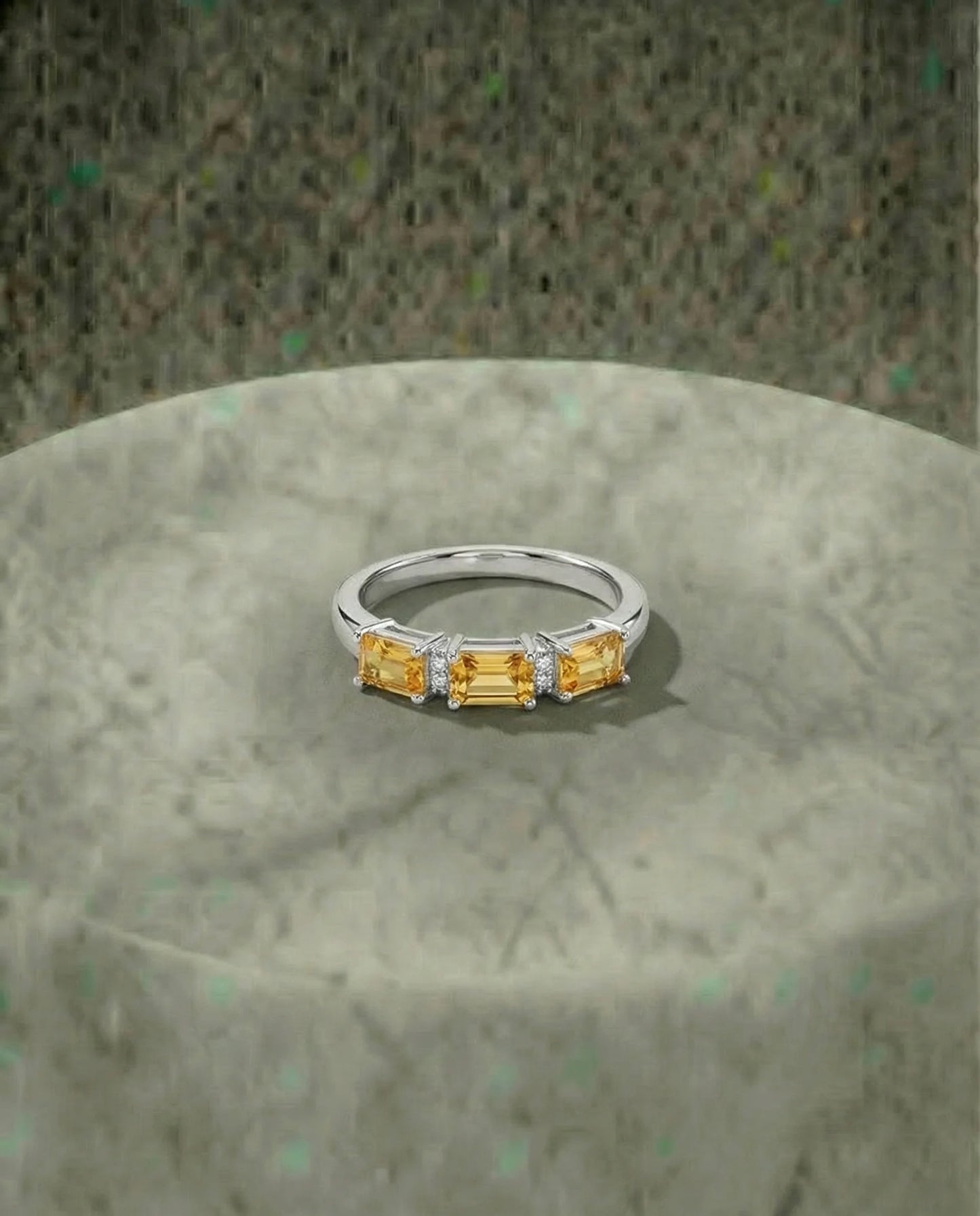 Пръстен с камък от истинско цитриново дърво