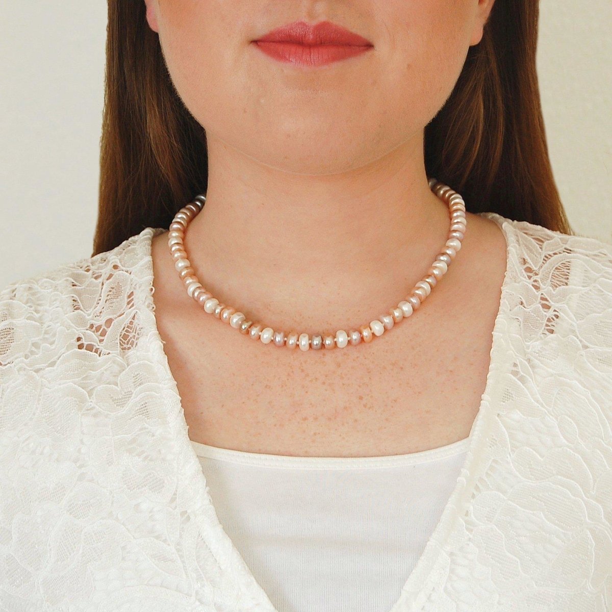 Multicolor Pearl Strain Necklace